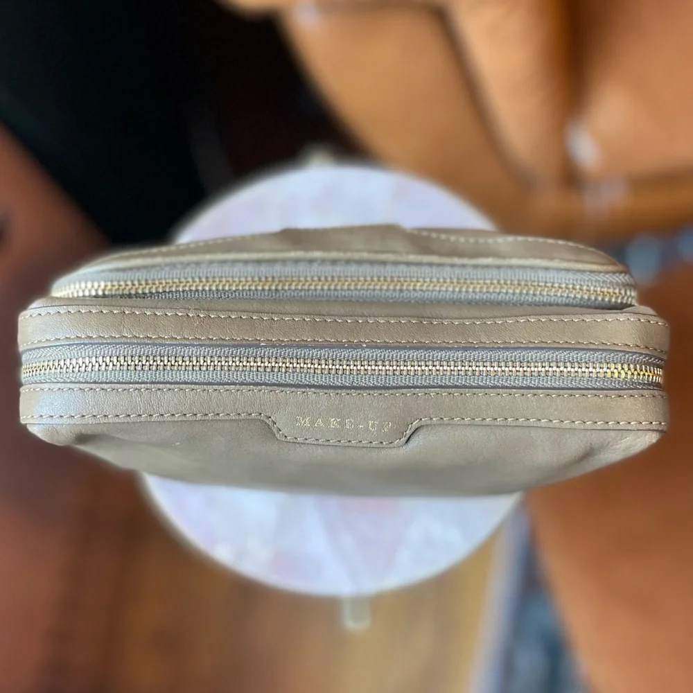 Anya Hindmarch vintage leather Makeup Travel Bag tan olive color rare - Picture 3 of 10